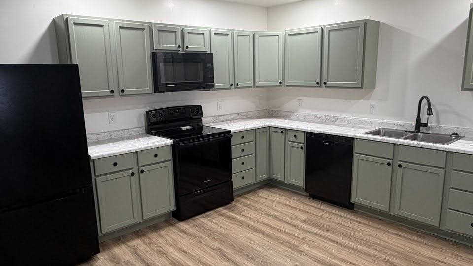 Completed kitchen remodeling work by EZ Services